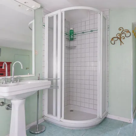 Luxury With Swimming Pool At 700 Meters From The Sea Appartamento *
