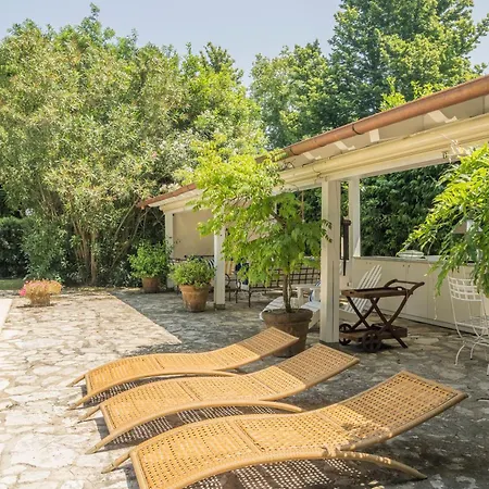 Appartamento Luxury With Swimming Pool At 700 Meters From The Sea