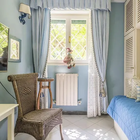Luxury With Swimming Pool At 700 Meters From The Sea