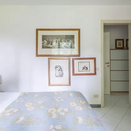 Luxury With Swimming Pool At 700 Meters From The Sea Appartamento
